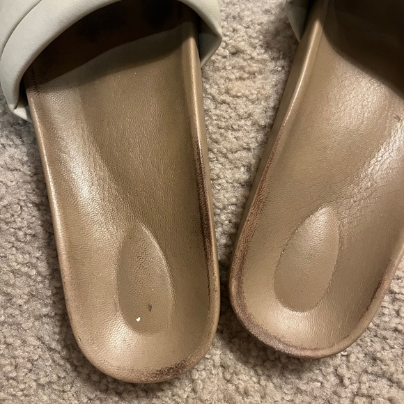 Beatrice Valenzuela - Shell Sandalia - Picture 4 of 7